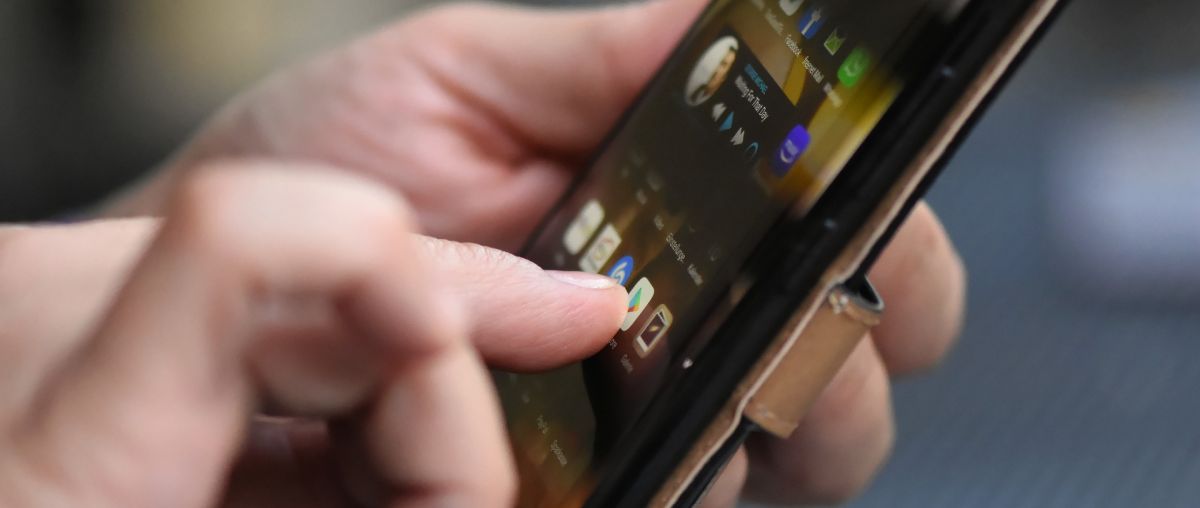 tapping on a phone display